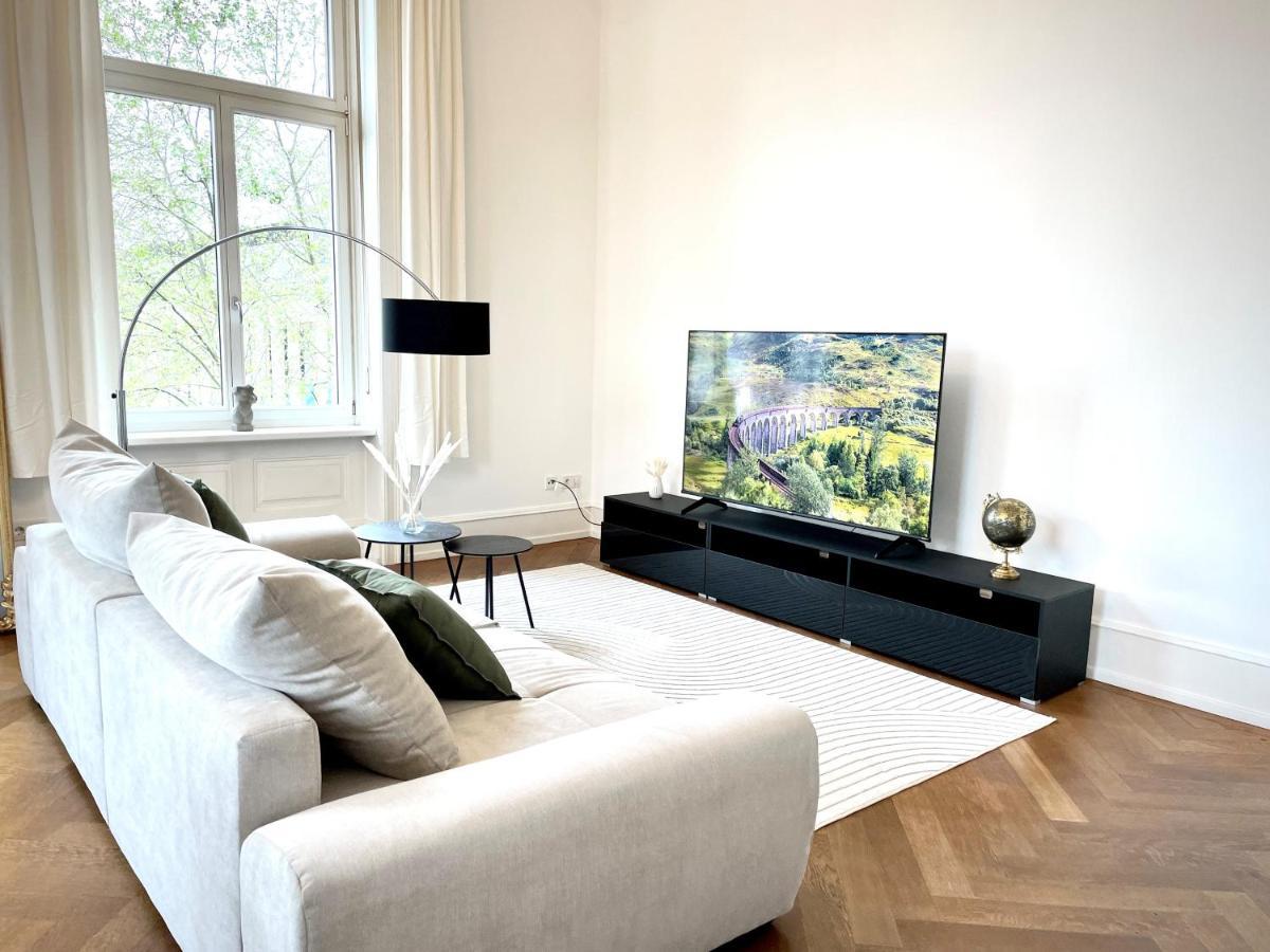 Palais Passy~Design Suite Mit Ausblick Im Zentrum فيسبادن المظهر الخارجي الصورة