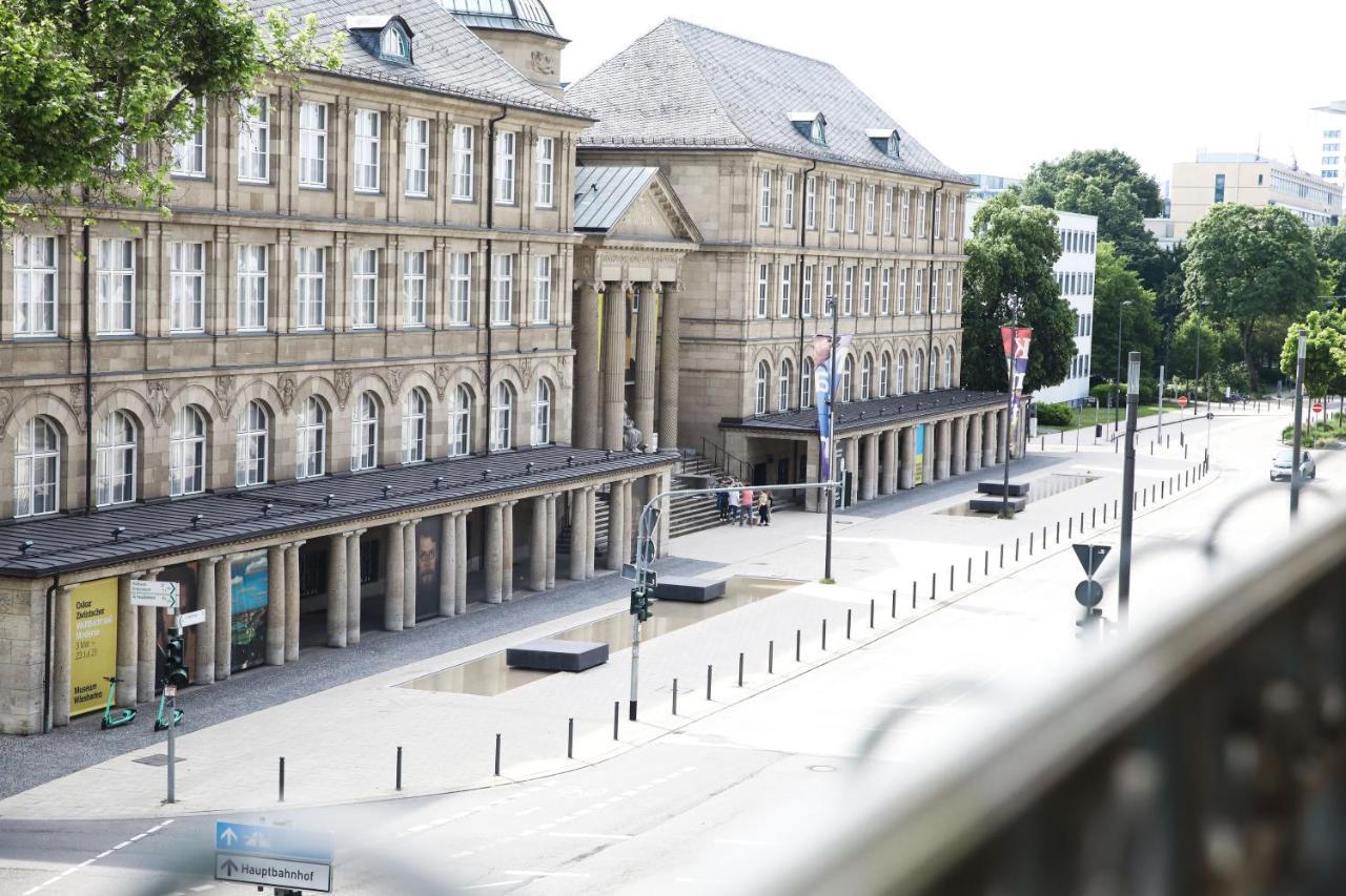 Palais Passy~Design Suite Mit Ausblick Im Zentrum فيسبادن المظهر الخارجي الصورة
