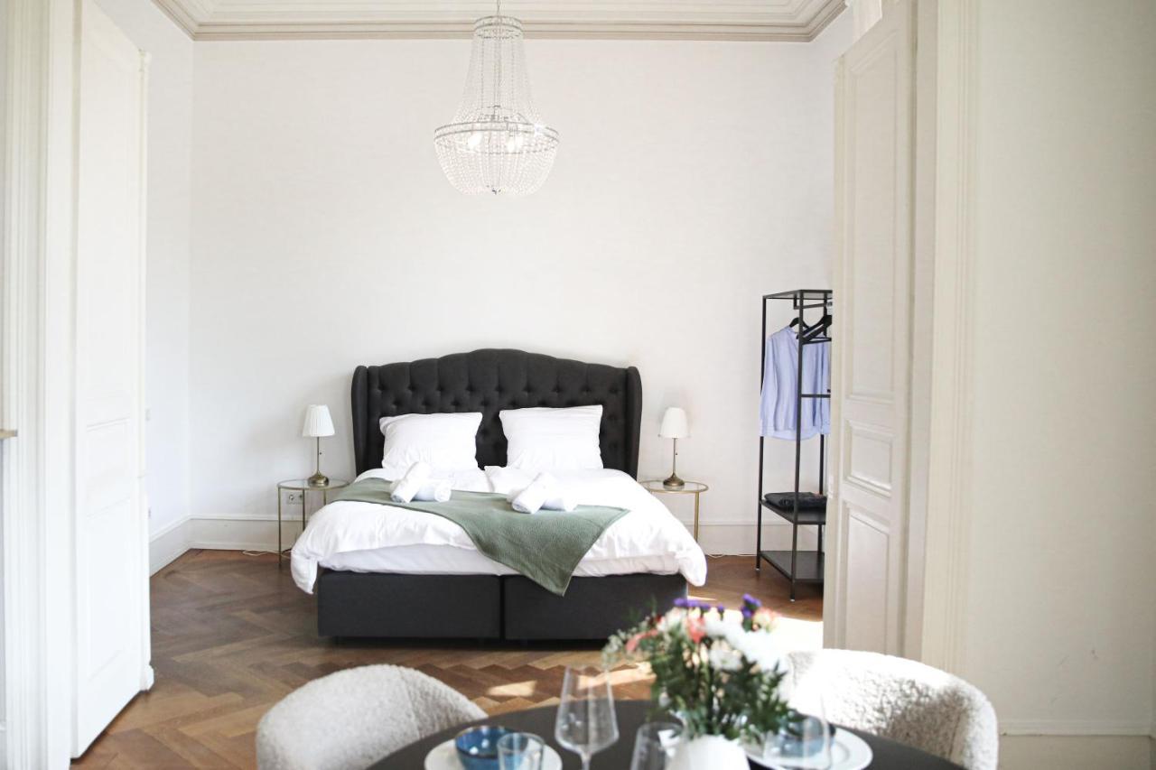 Palais Passy~Design Suite Mit Ausblick Im Zentrum فيسبادن المظهر الخارجي الصورة