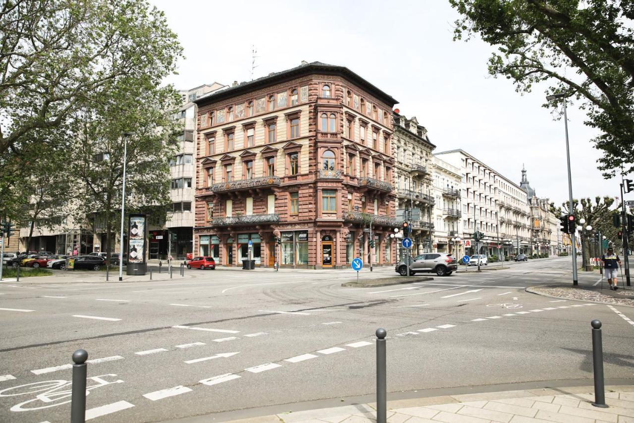 Palais Passy~Design Suite Mit Ausblick Im Zentrum فيسبادن المظهر الخارجي الصورة